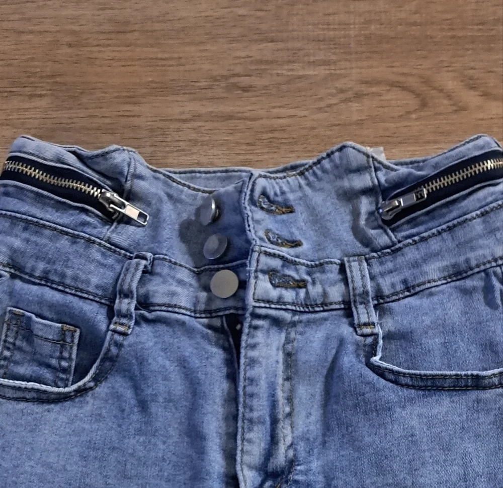 Sugar Blue Denim Jean Shorts Front Back Pockets Buttons Zipper Girl's Large